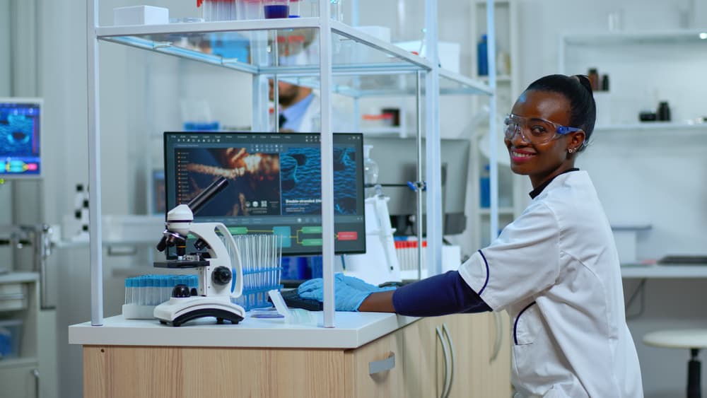 چگونه از گوشی هوشمند به‌عنوان ابزار مطالعه پزشکی استفاده کنیم؟